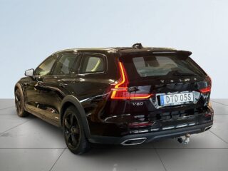 Volvo V60 Cross Country B4 AWD Aut Advanced H&K/Kamera/Drag/Ad.Fhåll/SoV/Navi – bild 5