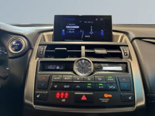 Lexus NX300h 2.5 AWD E-CVT Executive Drag Kamera Rattvärme Psens S&V – bild 15