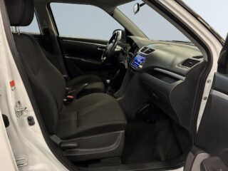 Suzuki Swift 5-dörrar 1.3 DDiS DOHC 16V S&V-hjul/M&K-värm/Kamera – bild 10