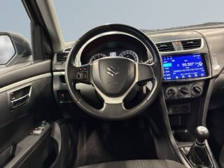 Suzuki Swift 5-dörrar 1.3 DDiS DOHC 16V S&V-hjul/M&K-värm/Kamera – bild 9