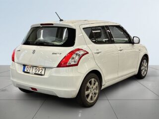 Suzuki Swift 5-dörrar 1.3 DDiS DOHC 16V S&V-hjul/M&K-värm/Kamera – bild 6