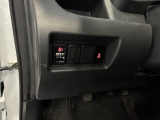 Suzuki Swift 5-dörrar 1.3 DDiS DOHC 16V S&V-hjul/M&K-värm/Kamera – bild 21