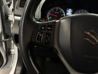 Suzuki Swift 5-dörrar 1.3 DDiS DOHC 16V S&V-hjul/M&K-värm/Kamera – bild 20