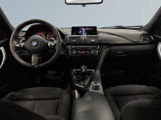 BMW 320d xDrive M Performance M Sport S&V-hjul/Navi/Drag/HiFi – bild 8