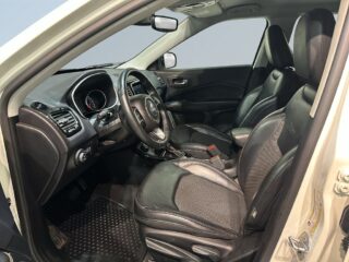 Jeep Compass 1.4 4WD 170hk Drag Mvärm Psens Carplay S/V-hjul – bild 17