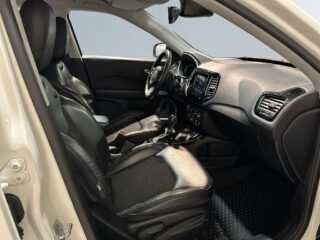 Jeep Compass 1.4 4WD 170hk Drag Mvärm Psens Carplay S/V-hjul – bild 20
