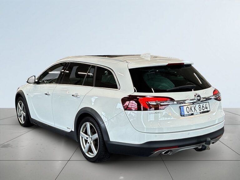 Opel Insignia Country Tourer2.0 CDTI 4x4 Business S&V/Drag/Dvärm/Pano