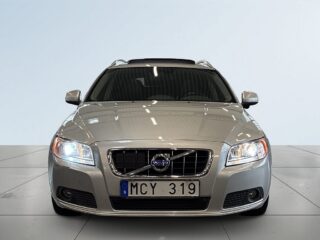 Volvo V70 D5 AWD SummumS&V/Drag/Dvärm/Glaslucka/Kamera/Fullservad – bild 2