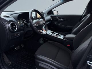 Hyundai Kona 64 kWh Essential Drag/SoV-Däck/KRELL/Elstol/Rattvärm – bild 7
