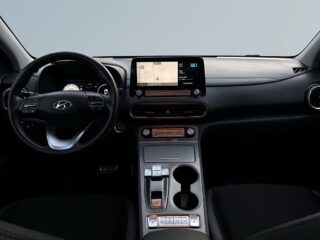 Hyundai Kona 64 kWh Essential Drag/SoV-Däck/KRELL/Elstol/Rattvärm – bild 8