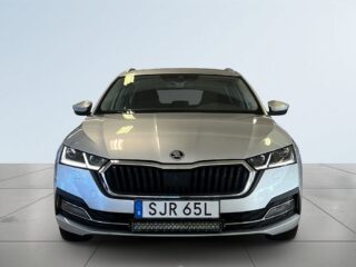 Skoda Octavia Kombi 1.5 ACT Style Drag Värmare Backkamera Adaptiv S&V – bild 2