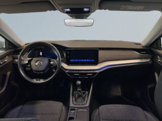 Skoda Octavia Kombi 1.5 ACT Style Drag Värmare Backkamera Adaptiv S&V – bild 8