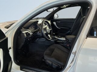 BMW 116i 5-dörrars M Sport S&V/Hjul/Psens/Bluetooth/M&KVärmare – bild 7