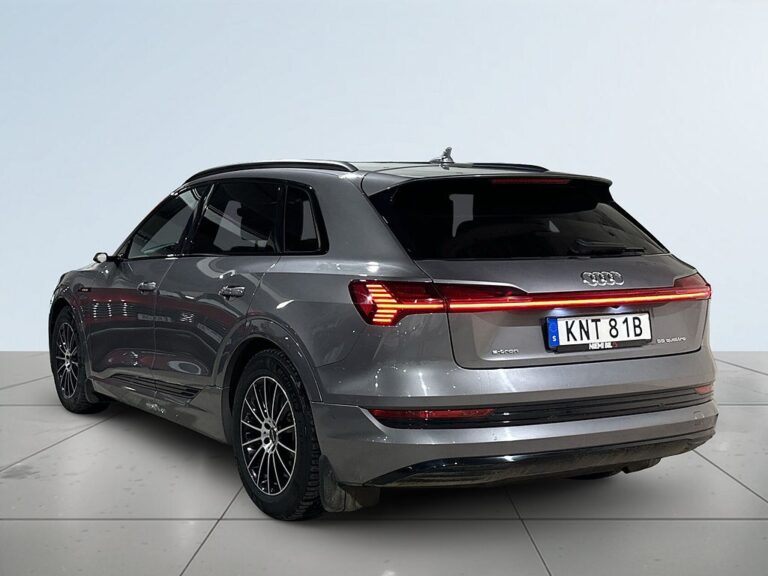 Audi e-tron 55 quattro Drag Pvärm Pano 360° Kamera B&O CarPlay SoV