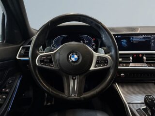BMW 330e Sedan Steptronic M Sport Ambient/Cockpit/Rattvärme/Navi – bild 9