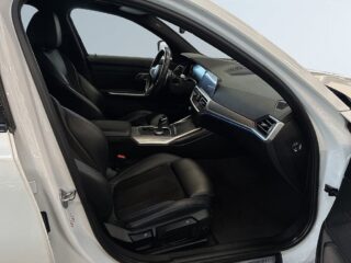 BMW 330e Sedan Steptronic M Sport Ambient/Cockpit/Rattvärme/Navi – bild 10