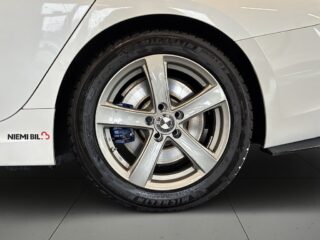 BMW 330e Sedan Steptronic M Sport Ambient/Cockpit/Rattvärme/Navi – bild 14