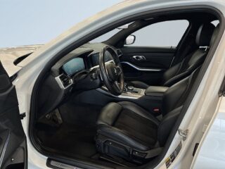 BMW 330e Sedan Steptronic M Sport Ambient/Cockpit/Rattvärme/Navi – bild 7