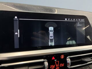 BMW 330e Sedan Steptronic M Sport Ambient/Cockpit/Rattvärme/Navi – bild 15