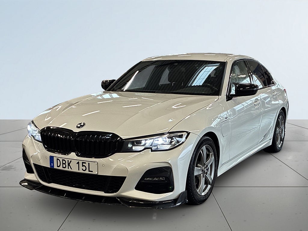 BMW 330e Sedan Steptronic M Sport Ambient/Cockpit/Rattvärme/Navi