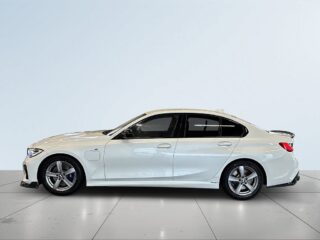 BMW 330e Sedan Steptronic M Sport Ambient/Cockpit/Rattvärme/Navi – bild 4