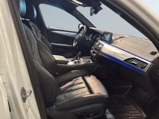 BMW 530e iPerformance Sedan M Sport Pvärm Skinn Kamera GPS SoV – bild 10