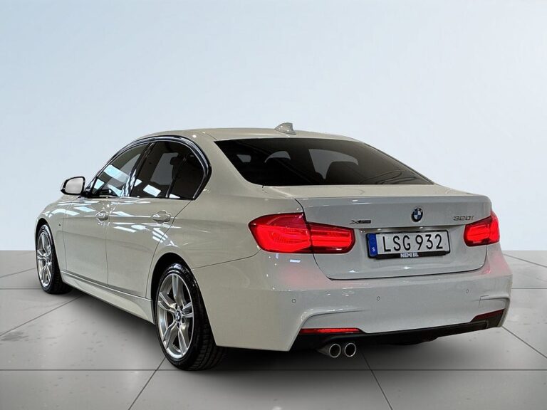 BMW 320i xDrive Sedan Aut M Sport Drag Cockpit Navi Skinn S&V