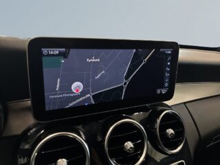 Mercedes-Benz C 300 e 300T e 9G-Tronic AMGLine S&V/Drag/Kamera/Pvärm/NYSERVAD – bild 15